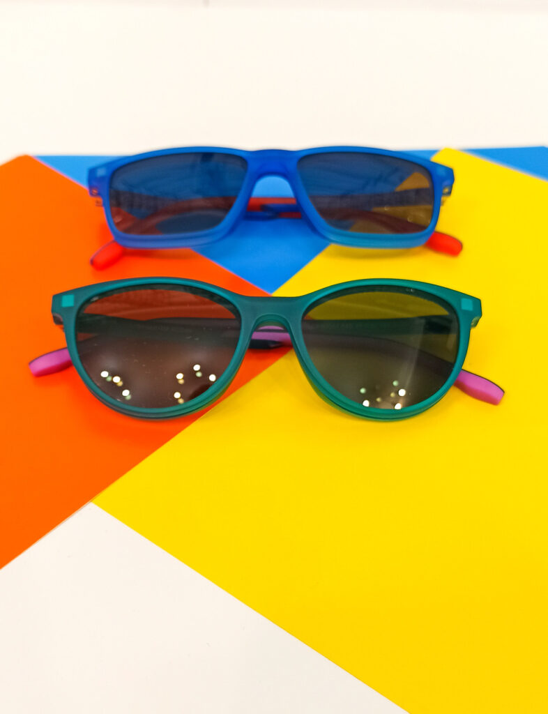 Okulary z nakładką przeciwsłoneczną zielone i niebieskie